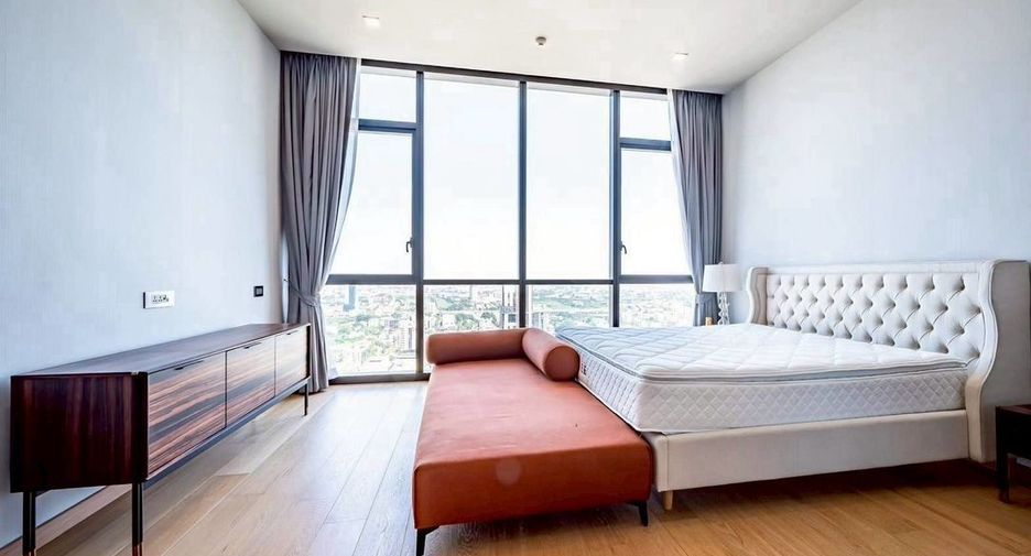 Condo en alquiler y en venta de 3 habitaciones en Watthana, Bangkok