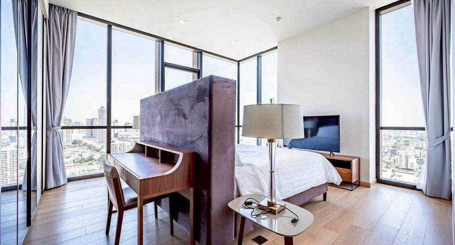 Condo en alquiler y en venta de 3 habitaciones en Watthana, Bangkok