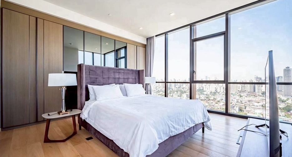 Condo en alquiler y en venta de 3 habitaciones en Watthana, Bangkok