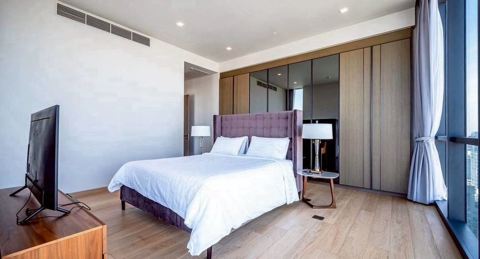 Condo en alquiler y en venta de 3 habitaciones en Watthana, Bangkok