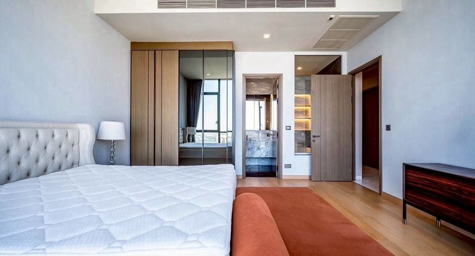 Condo en alquiler y en venta de 3 habitaciones en Watthana, Bangkok