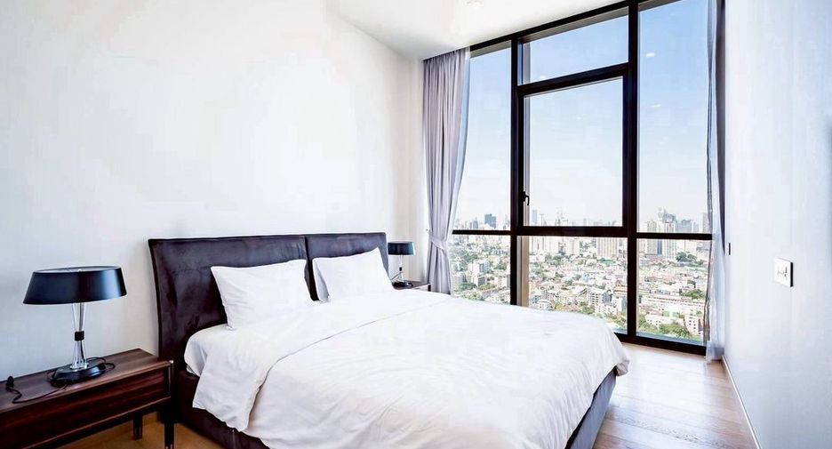 Condo en alquiler y en venta de 3 habitaciones en Watthana, Bangkok