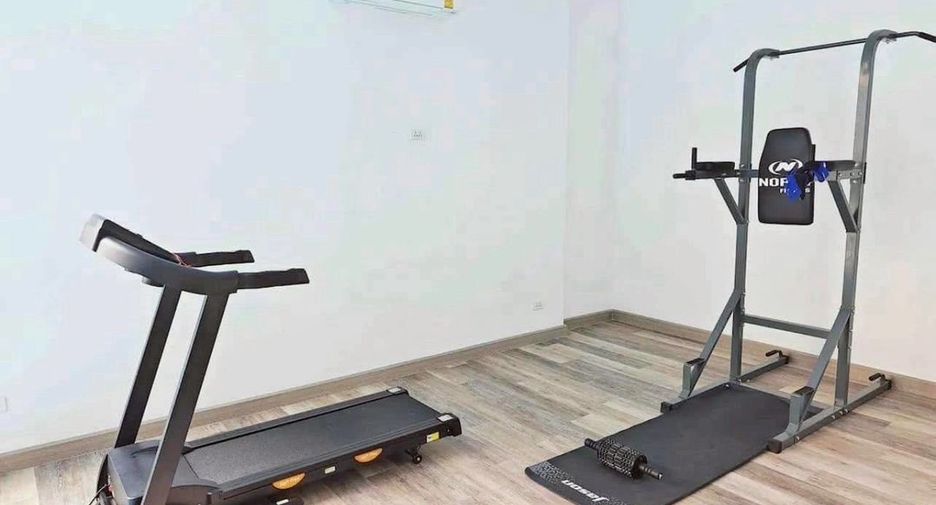 For rent 7 bedrooms house in Phaya Thai, Bangkok
