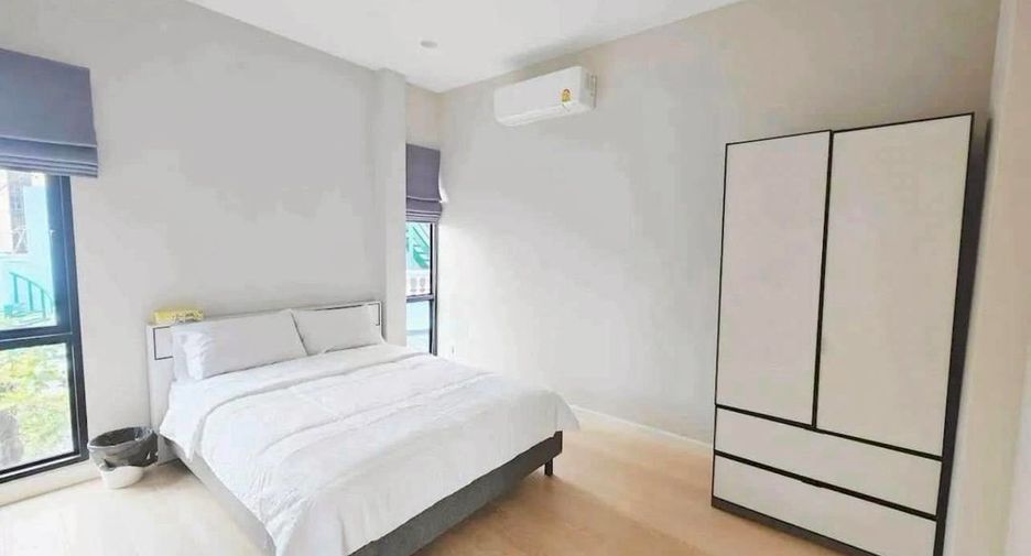 For rent 7 bedrooms house in Phaya Thai, Bangkok