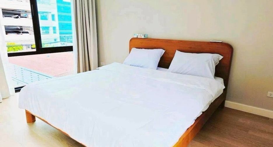For rent 7 bedrooms house in Phaya Thai, Bangkok