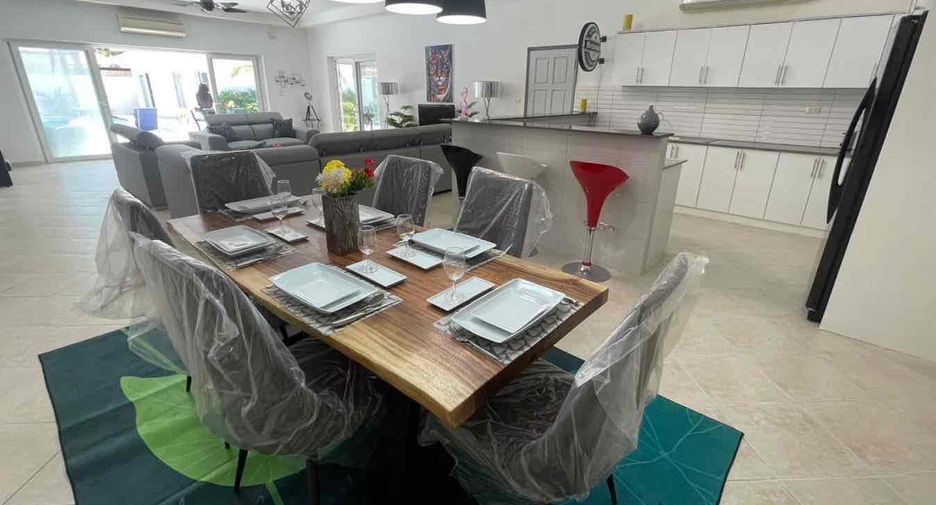For sale and for rent 7 bedrooms villa in Pratumnak, Pattaya