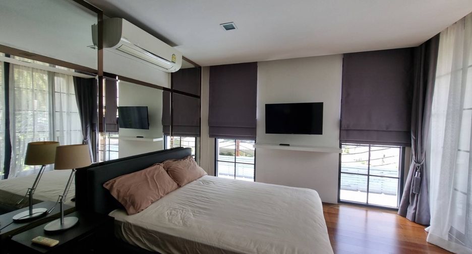 Casa en alquiler y en venta de 4 habitaciones en Watthana, Bangkok
