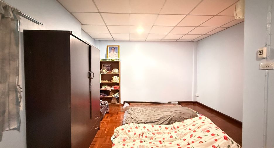 À louer 4 chambres local commercial à Mueang Chiang Mai, Chiang Mai