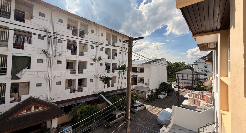 À louer 4 chambres local commercial à Mueang Chiang Mai, Chiang Mai