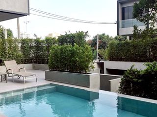 ให้เช่า 4 ห้องนอน บ้านเดี่ยว ใน วัฒนา, กรุงเทพฯ