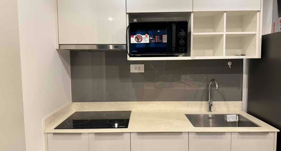 For rent 2 bedrooms condo in Bang Na, Bangkok
