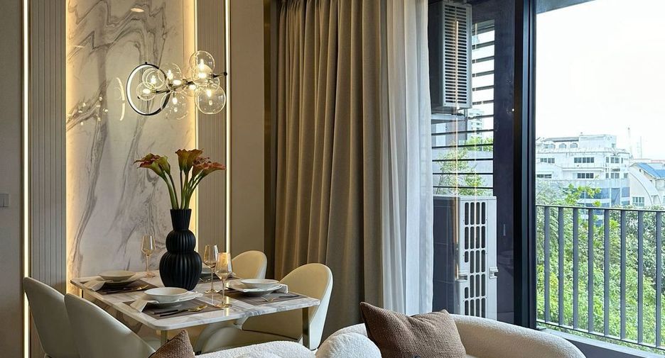 Condo en venta de 2 habitaciones en Khlong Toei, Bangkok