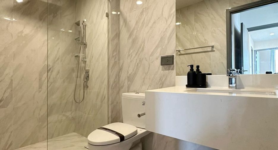 Condo en venta de 2 habitaciones en Khlong Toei, Bangkok