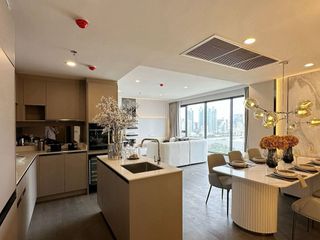 Condo en venta de 3 habitaciones en Khlong Toei, Bangkok