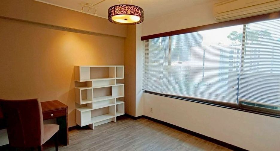 For rent 3 ベッドルーム condo in Khlong Toei, Bangkok