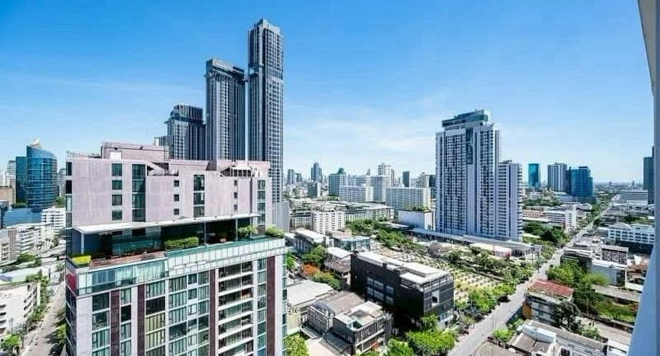 Wohnung zur Miete und zum Kauf mit 3 Zimmer in Watthana, Bangkok
