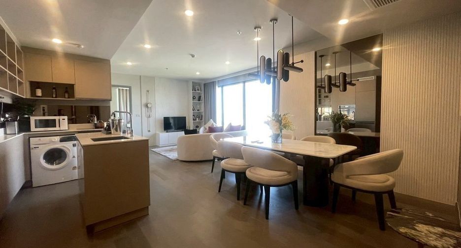 For rent 3 bedrooms condo in Khlong Toei, Bangkok