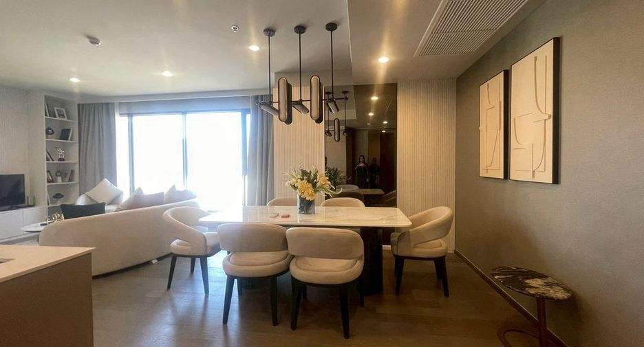For rent 3 bedrooms condo in Khlong Toei, Bangkok