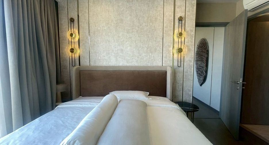 For rent 3 bedrooms condo in Khlong Toei, Bangkok