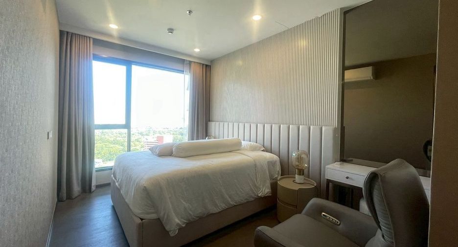 For rent 3 bedrooms condo in Khlong Toei, Bangkok