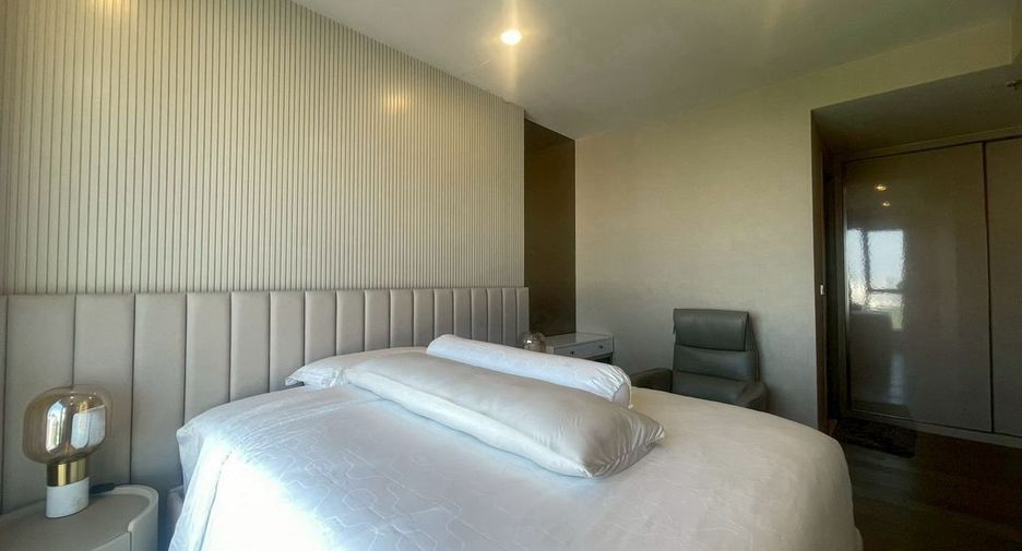 For rent 3 bedrooms condo in Khlong Toei, Bangkok