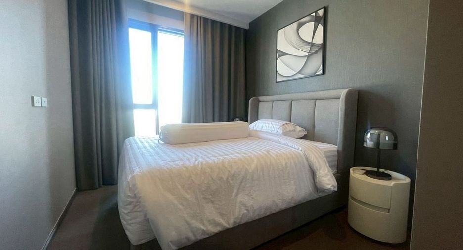For rent 3 bedrooms condo in Khlong Toei, Bangkok