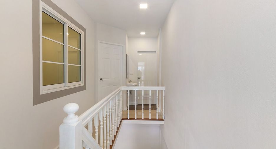 À vendre 3 chambres maison de ville à Mueang Nonthaburi, Nonthaburi
