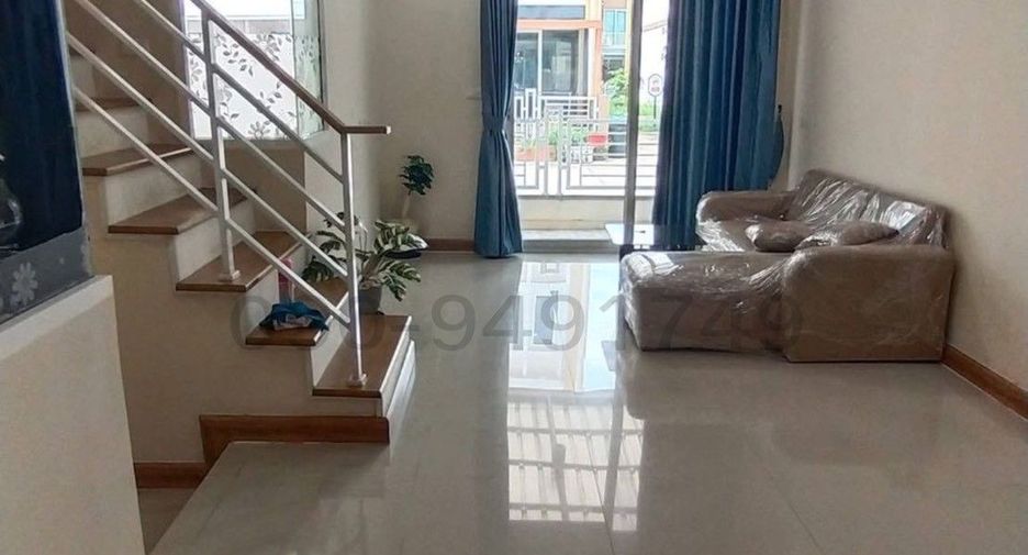 For rent 4 bedrooms townhouse in Mueang Samut Prakan, Samut Prakan