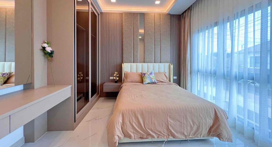 For rent 4 bedrooms villa in East Pattaya, Pattaya