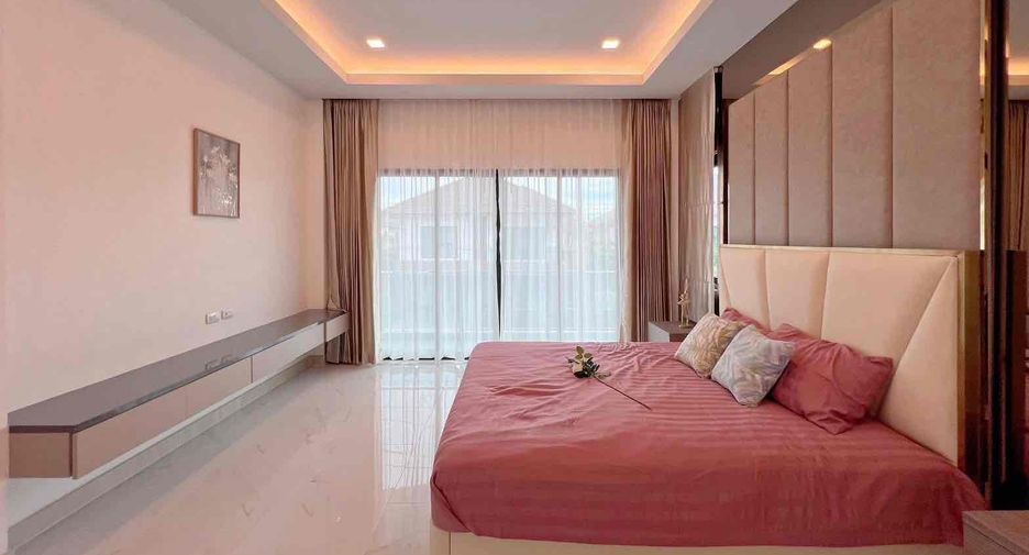 For rent 4 bedrooms villa in East Pattaya, Pattaya