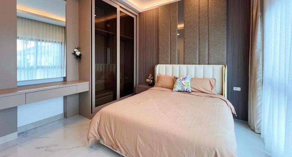 For rent 4 bedrooms villa in East Pattaya, Pattaya