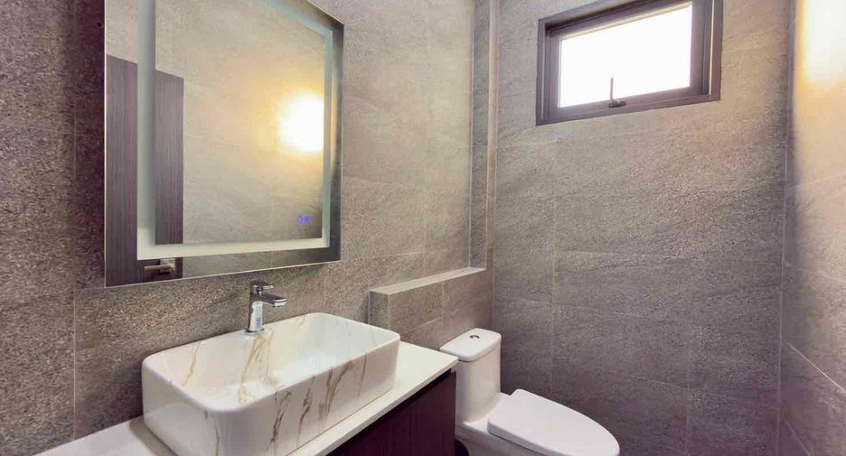 For sale and for rent 4 bedrooms villa in East Pattaya, Pattaya