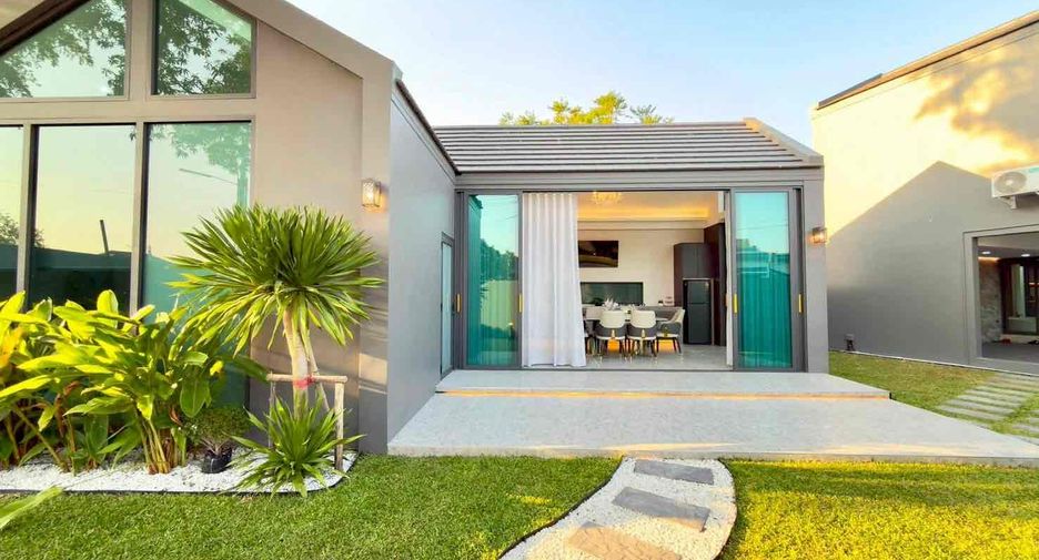 For sale and for rent 4 bedrooms villa in East Pattaya, Pattaya