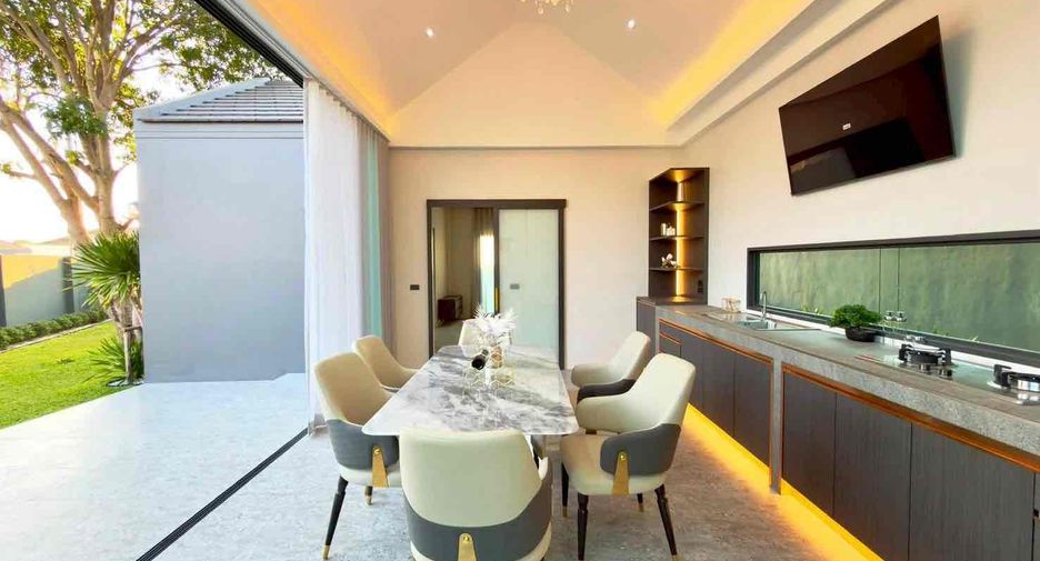 For sale and for rent 4 bedrooms villa in East Pattaya, Pattaya