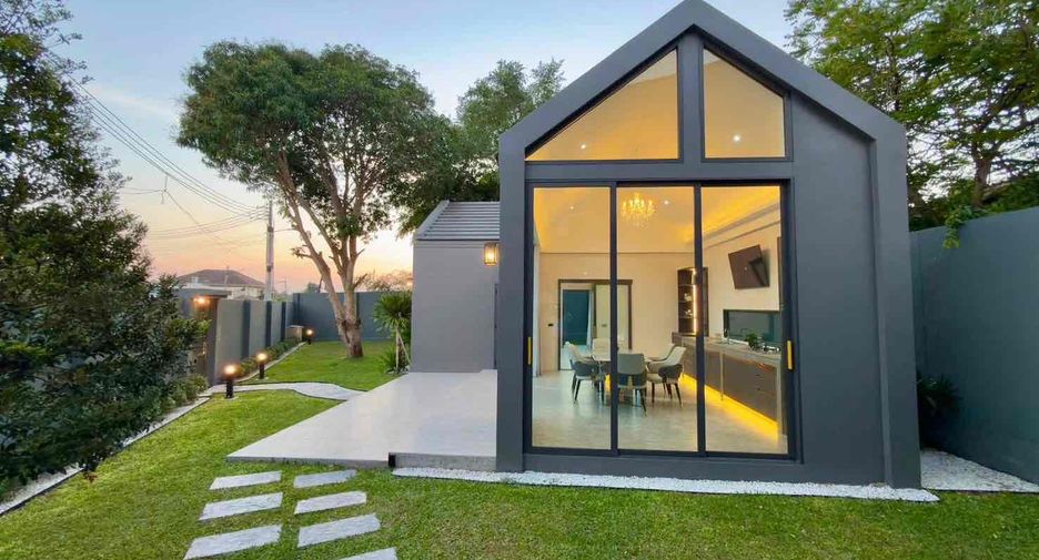For sale and for rent 4 bedrooms villa in East Pattaya, Pattaya