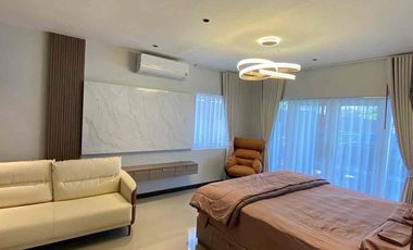 À vendre et à louer 5 chambres villa à East Pattaya, Pattaya