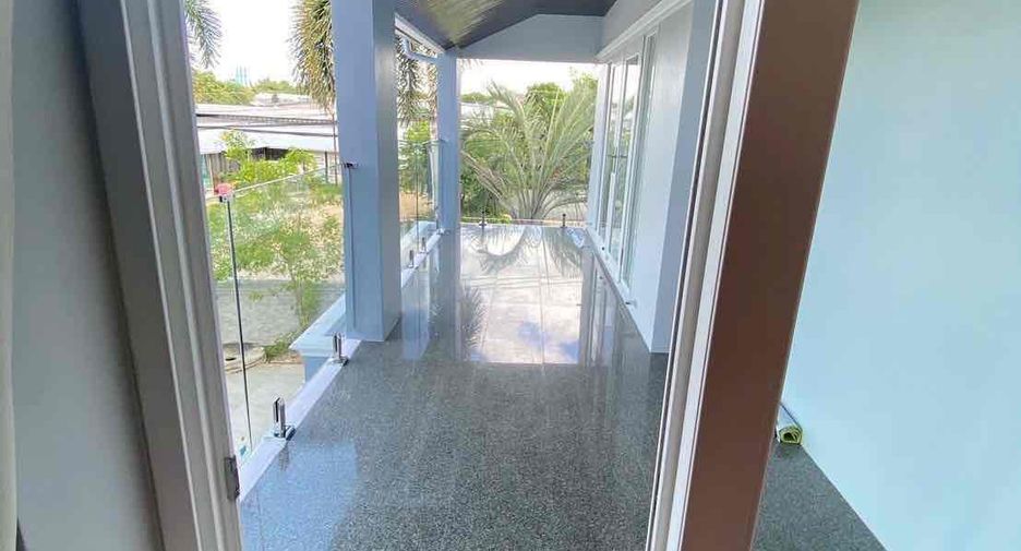 For sale and for rent 5 bedrooms villa in East Pattaya, Pattaya