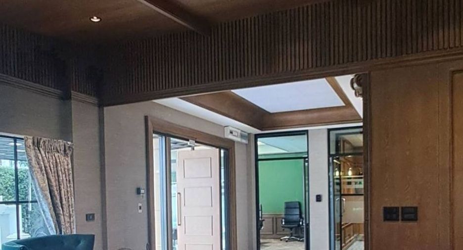 Oficina en alquiler de 8 habitaciones en Lat Phrao, Bangkok