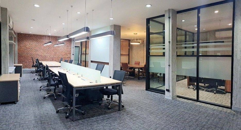 Oficina en alquiler de 8 habitaciones en Lat Phrao, Bangkok