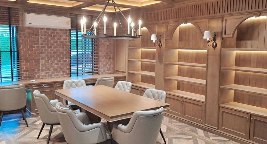 Oficina en alquiler de 8 habitaciones en Lat Phrao, Bangkok