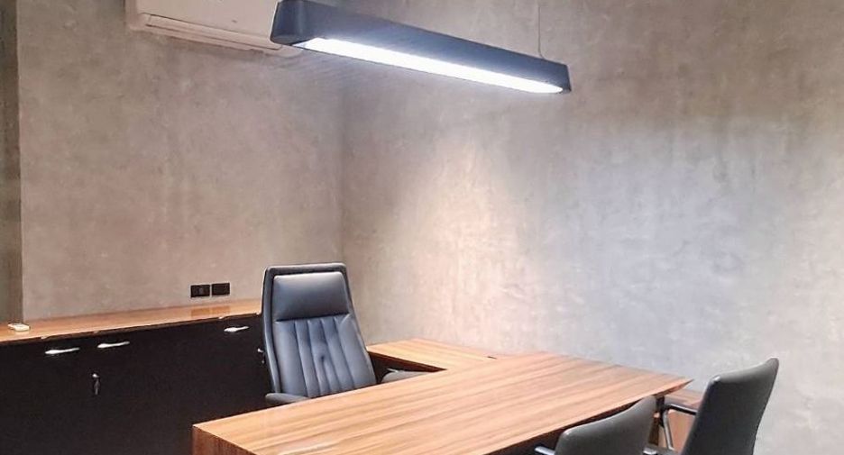 Oficina en alquiler de 8 habitaciones en Lat Phrao, Bangkok