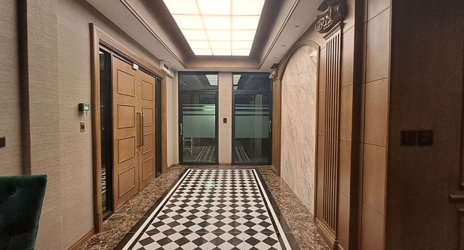 Oficina en alquiler de 8 habitaciones en Lat Phrao, Bangkok