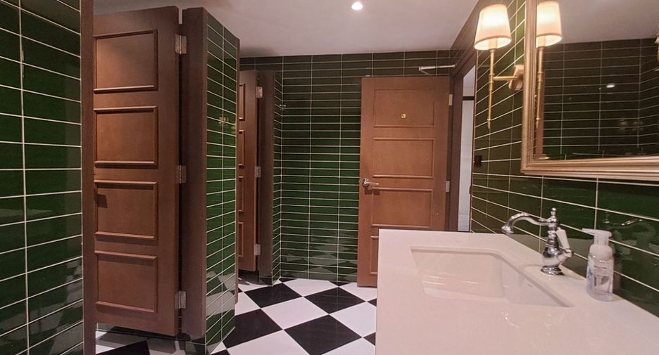 Oficina en alquiler de 8 habitaciones en Lat Phrao, Bangkok