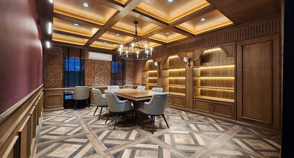 Oficina en alquiler de 8 habitaciones en Lat Phrao, Bangkok