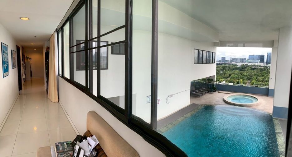 For sale 2 bedrooms condo in Khlong Toei, Bangkok