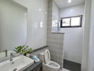 Haus zur Miete und zum Kauf mit 4 Zimmer in Mueang Chiang Mai, Chiang Mai