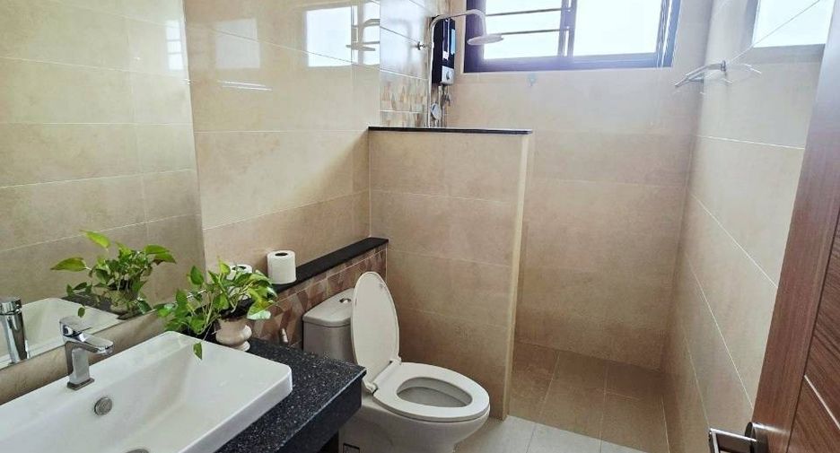 For rent and for sale 4 bedrooms house in Mueang Chiang Mai, Chiang Mai