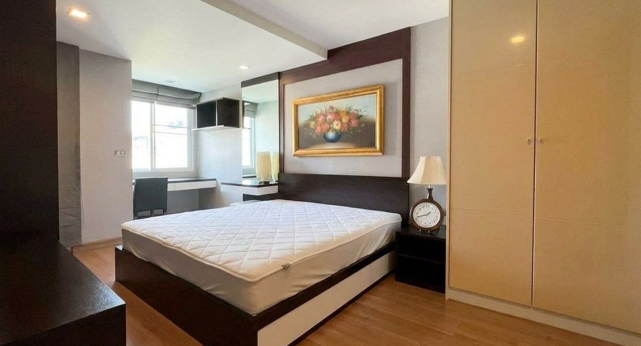 For sale 2 bedrooms condo in Khlong Toei, Bangkok