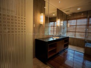 For sale 2 bedrooms condo in Yan Nawa, Bangkok