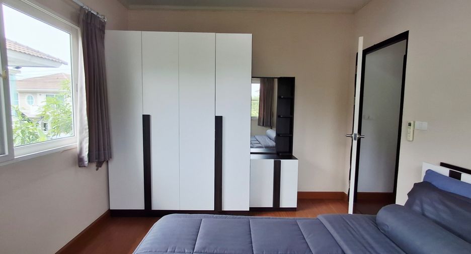 For rent 3 bedrooms house in San Kamphaeng, Chiang Mai
